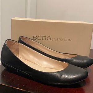 BCBG Concealed Mini Wedge Flats